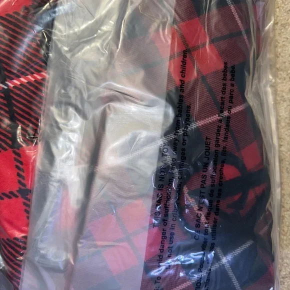 Victoria’s Secret Plaid Tote Weekender Bag And Cozy Sherpa Blanket Set - Picture 7 of 8